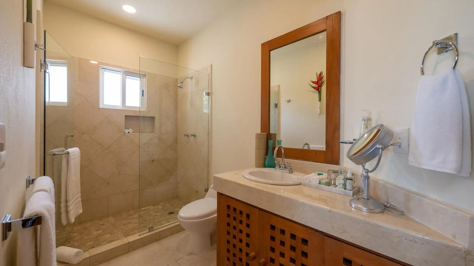 Villa Punta Sam - Beachfront Luxury Villa Канкун