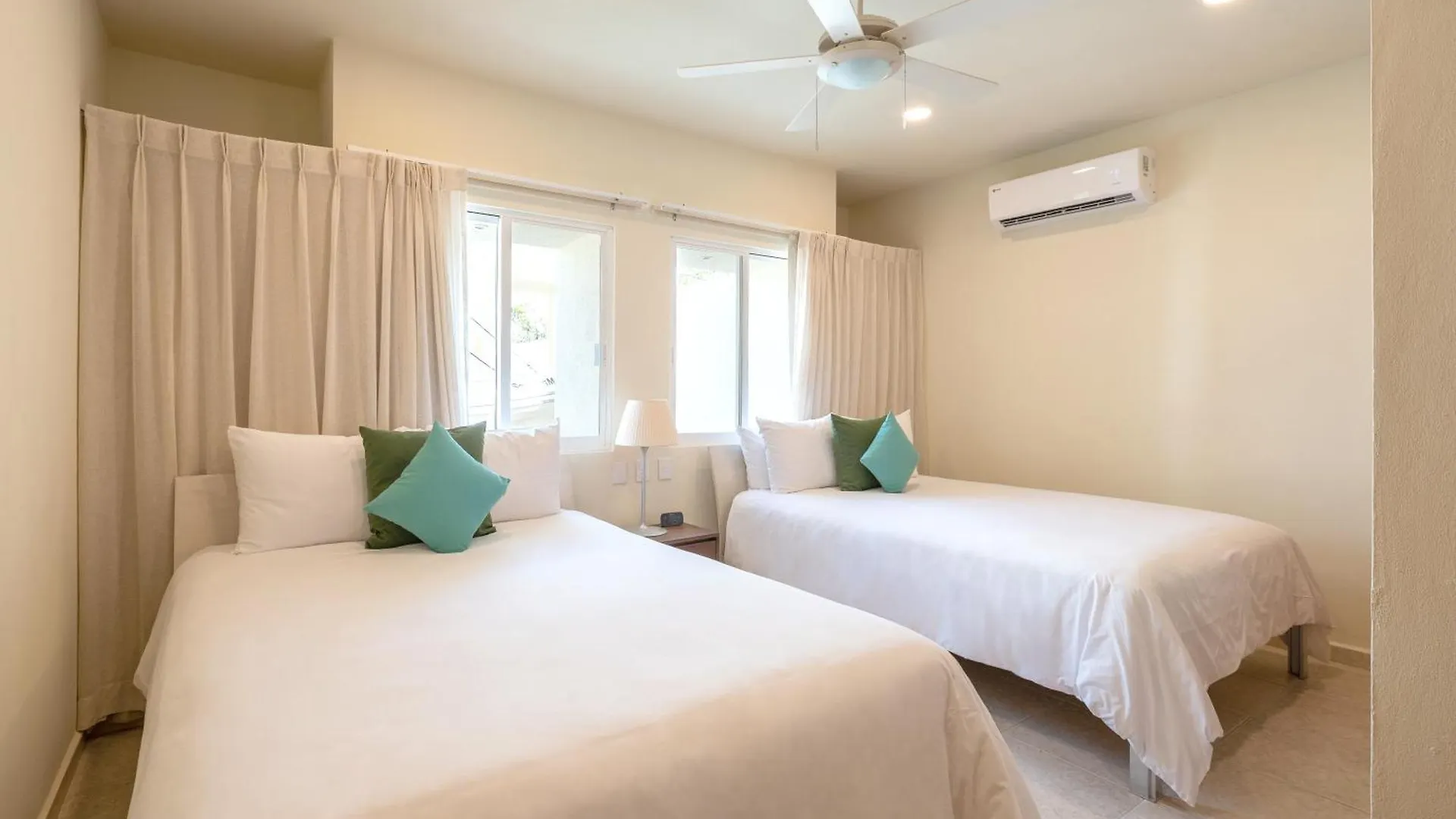 Villa Punta Sam - Beachfront Luxury Villa Канкун