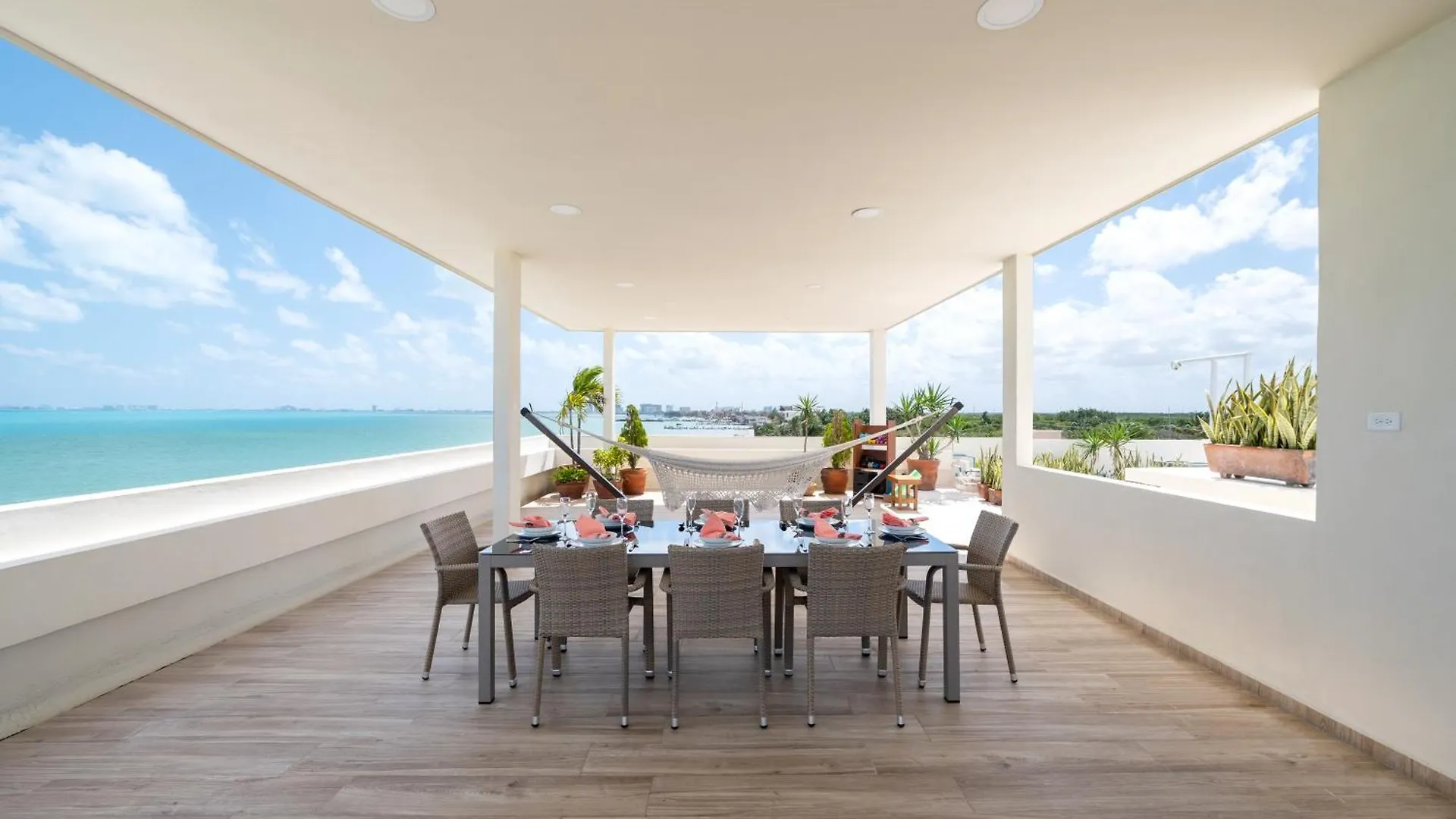 Villa Punta Sam - Beachfront Luxury Villa Канкун