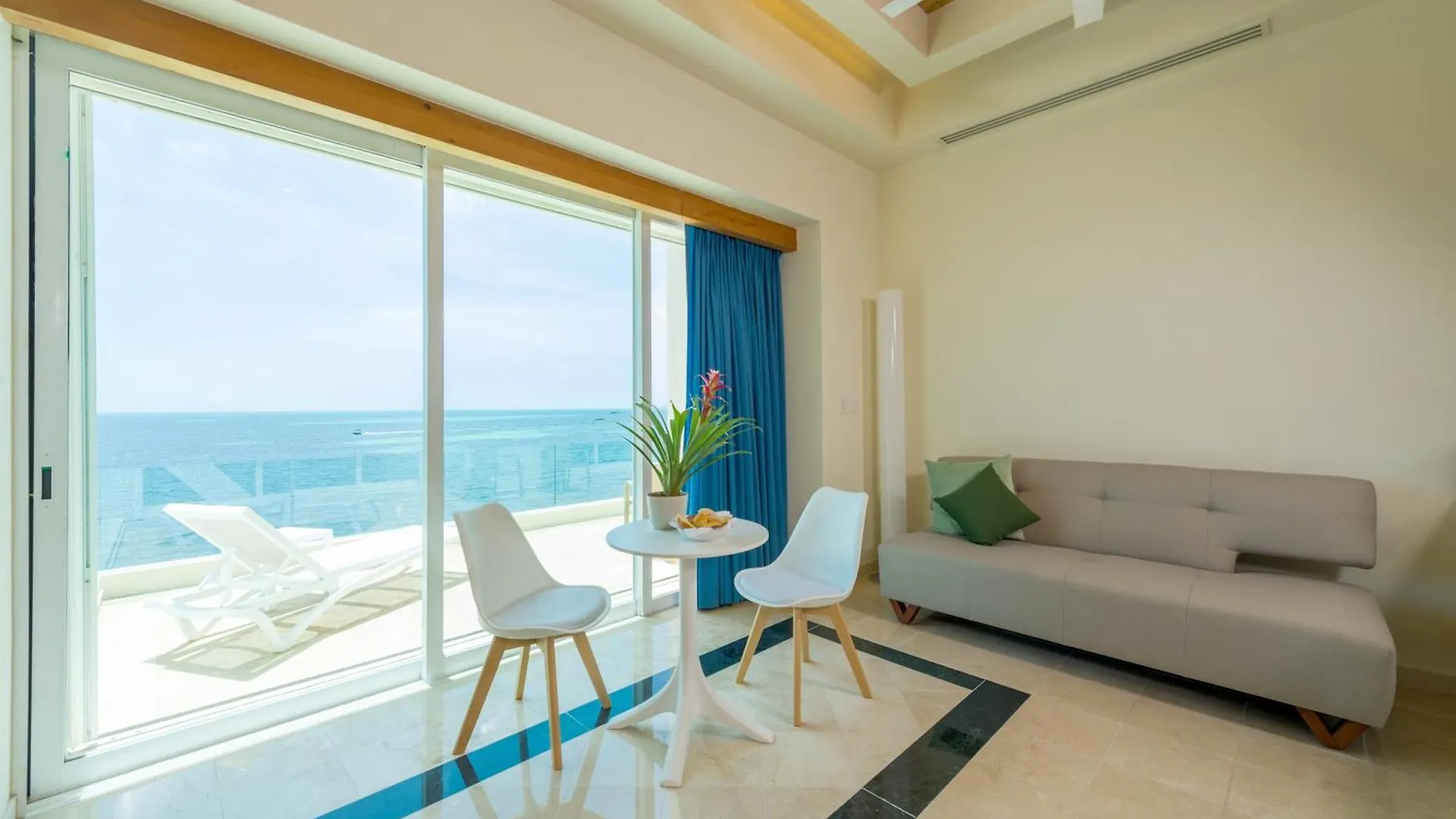 Villa Punta Sam - Beachfront Luxury Villa Канкун